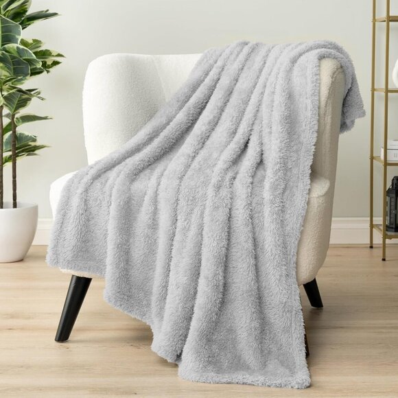 Other - Sherpa Throw Blanket Light Grey 50x60